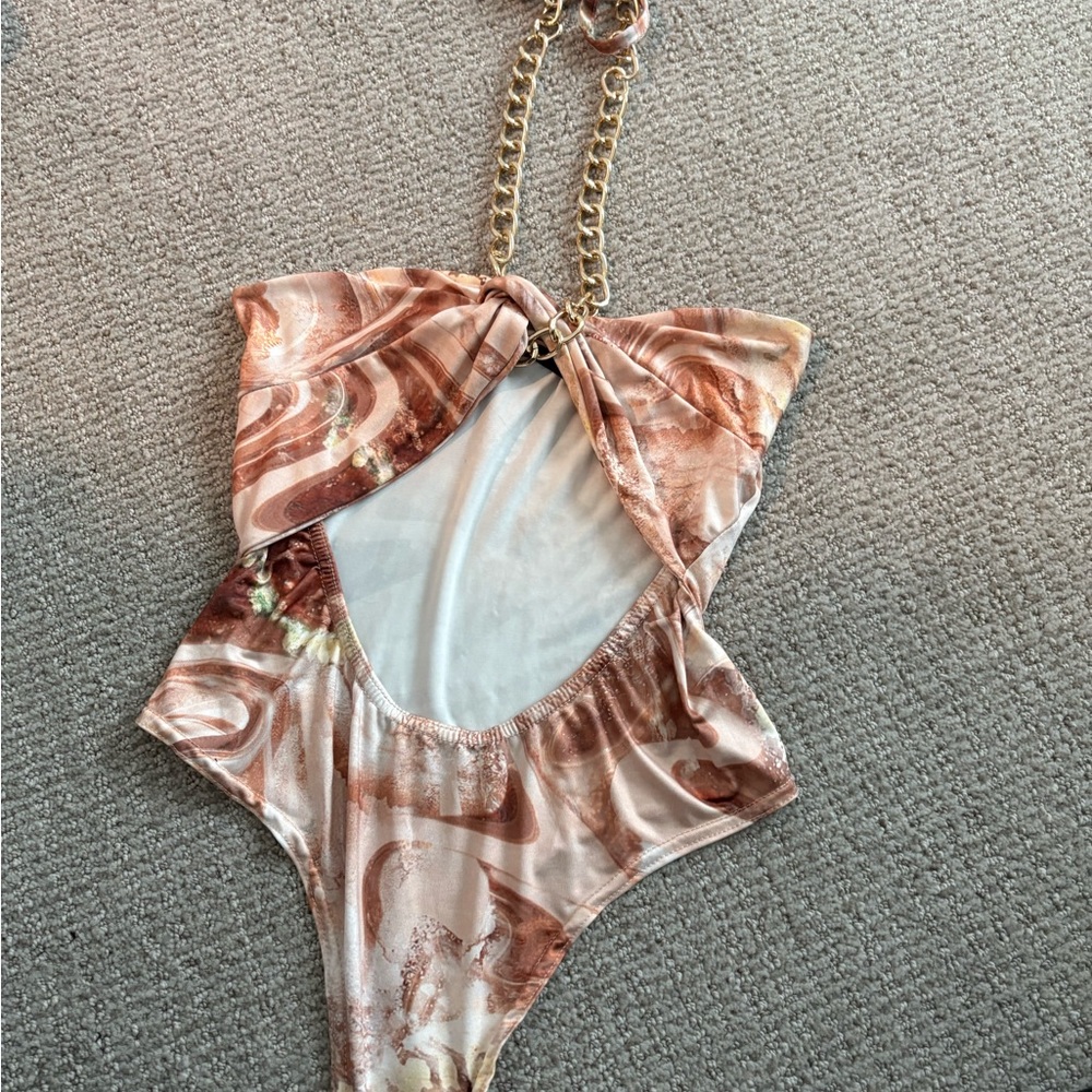 PrettyLittleThing Brown Swirl Bodysuit